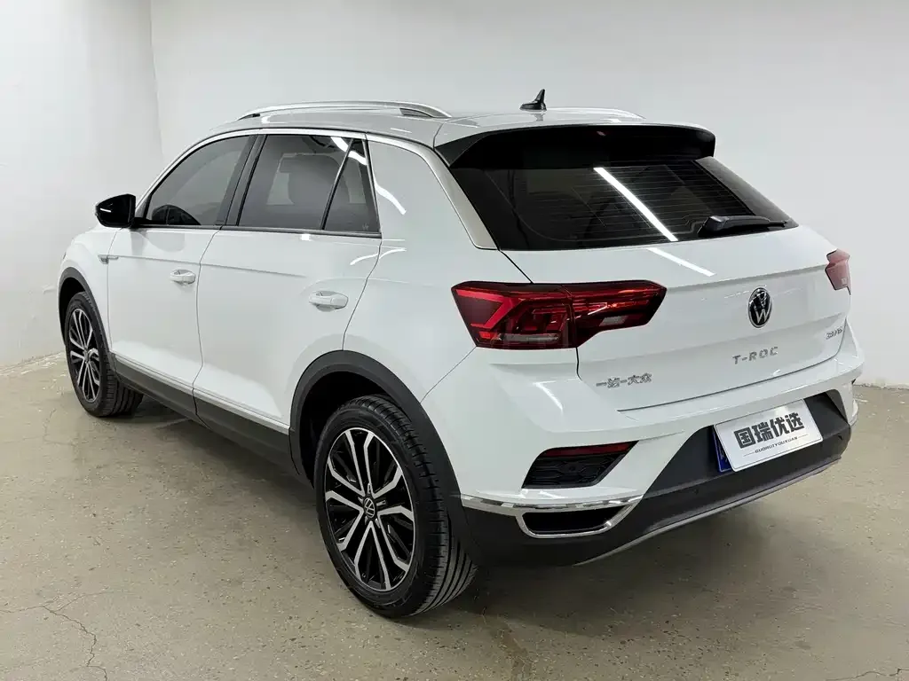Volkswagen T-Roc — фото 3
