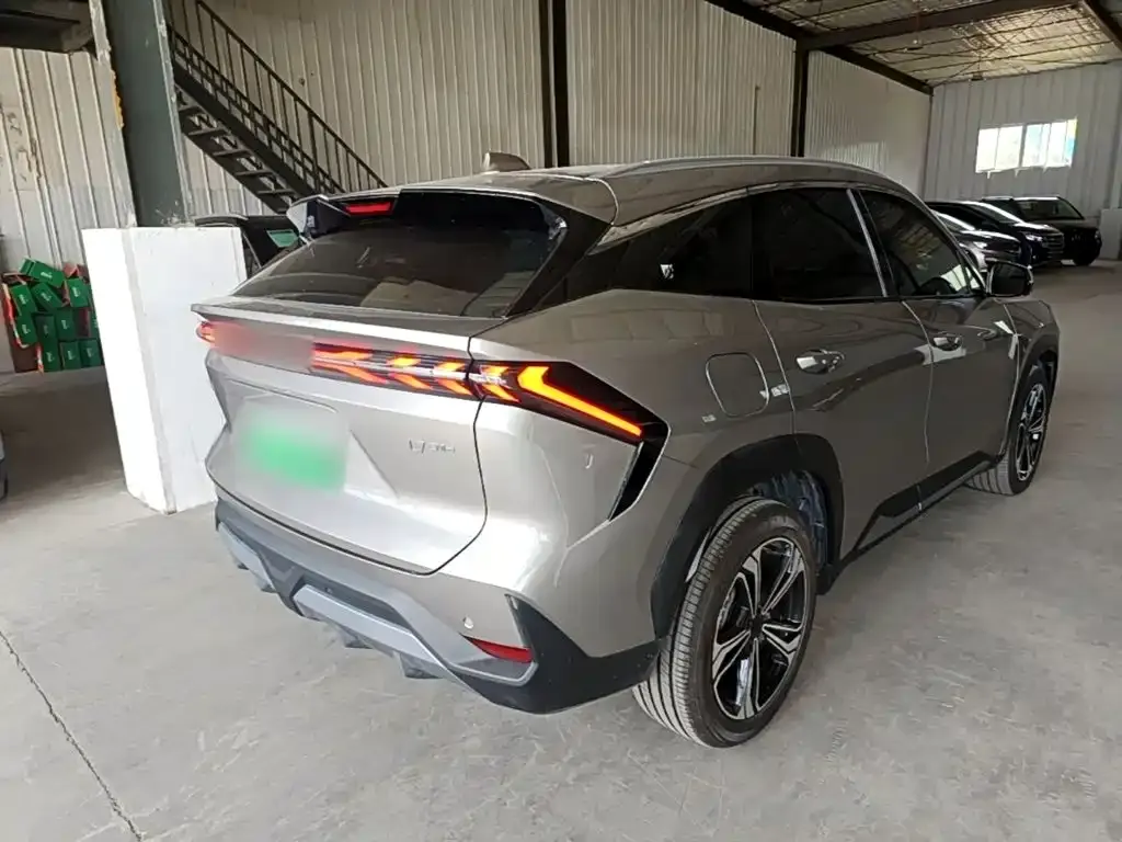Geely Galaxy L7 — фото 10