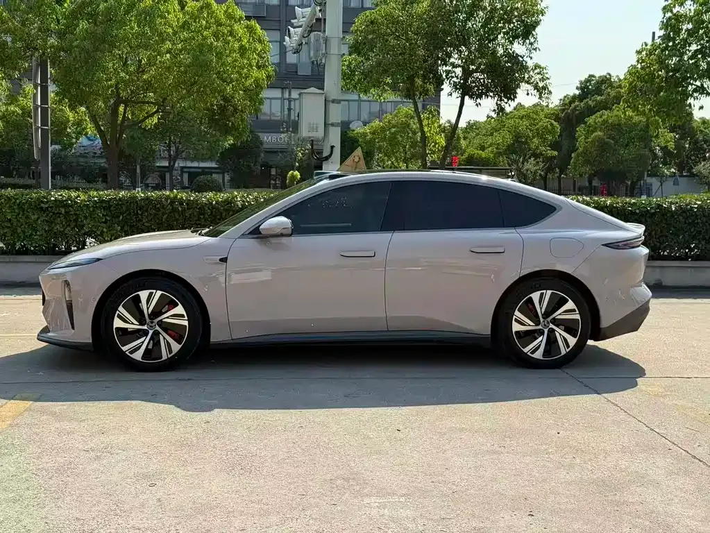 NIO ET5 — фото 9