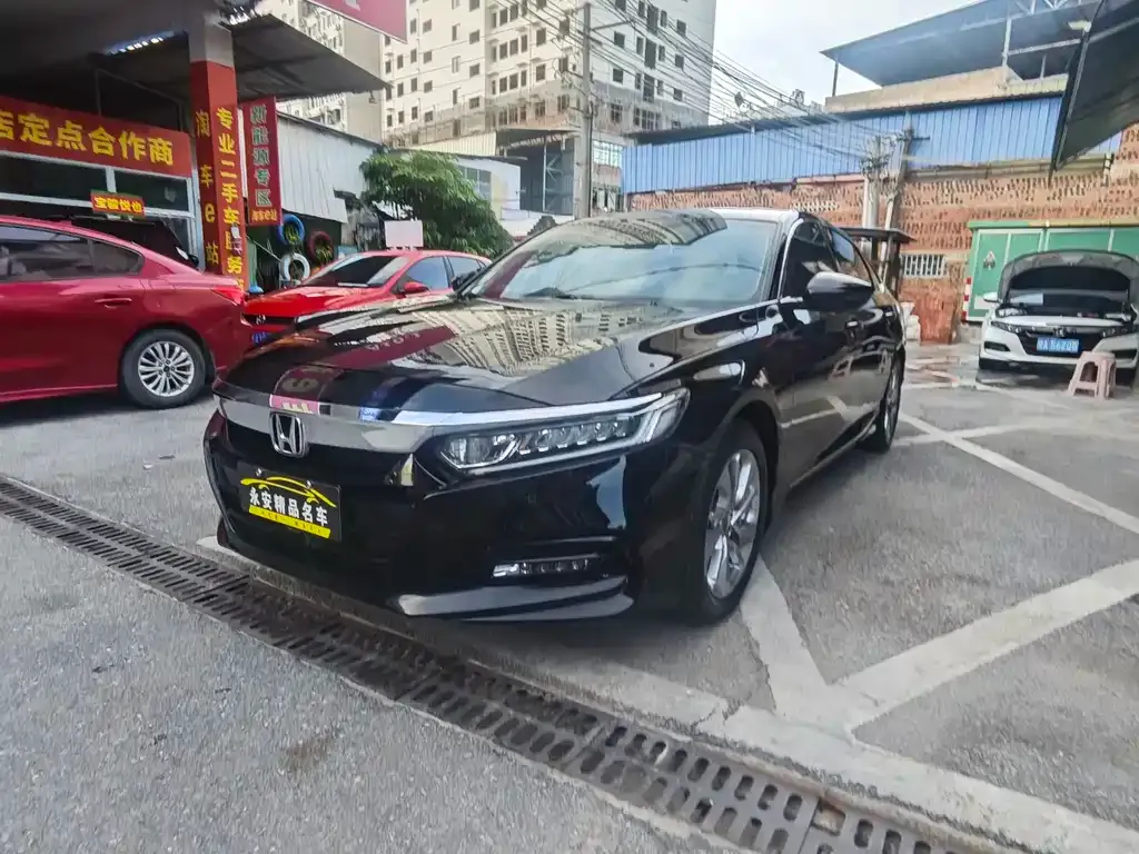 Honda Accord — фото 1