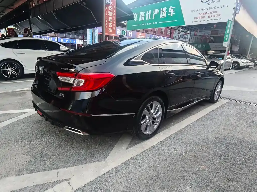 Honda Accord — фото 3