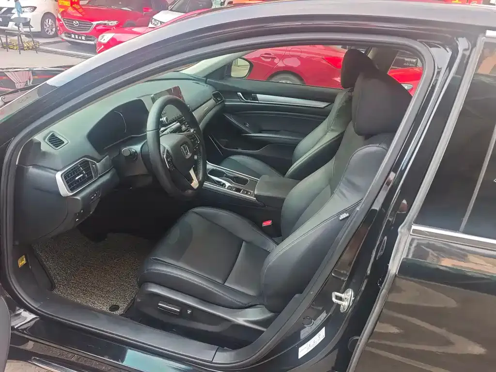 Honda Accord — фото 6