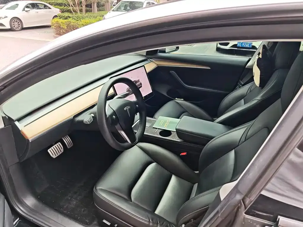 Tesla Model 3 — фото 4