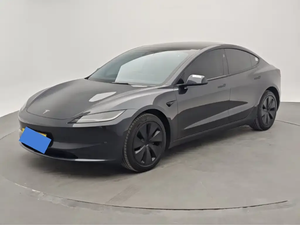 Tesla Model 3 — фото 1