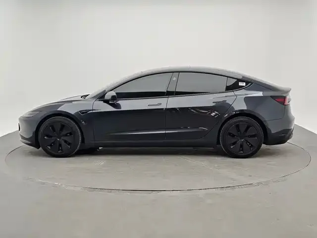 Tesla Model 3 — фото 7