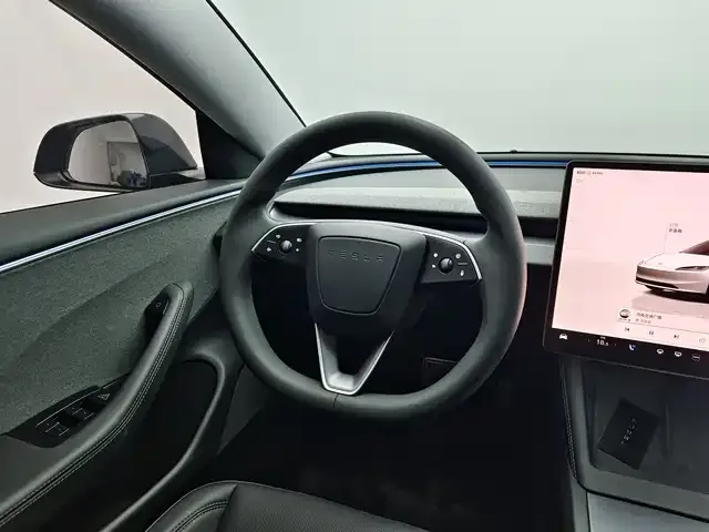 Tesla Model 3 — фото 6
