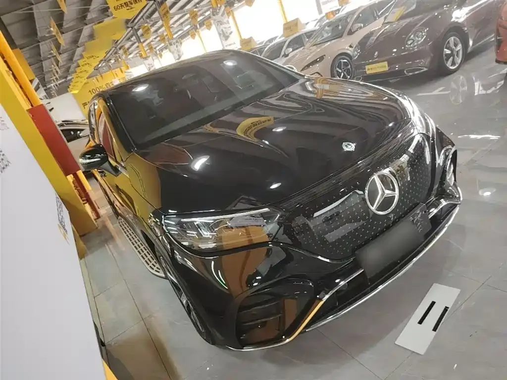 Mercedes-Benz EQE SUV — фото 10