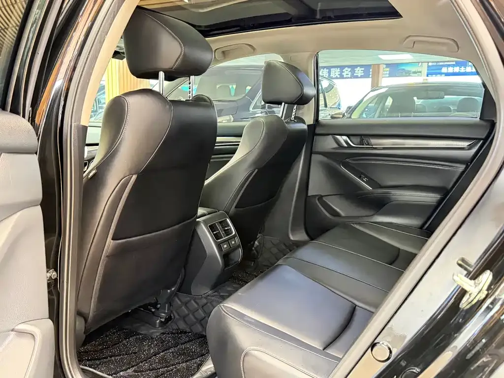 Honda Accord — фото 5