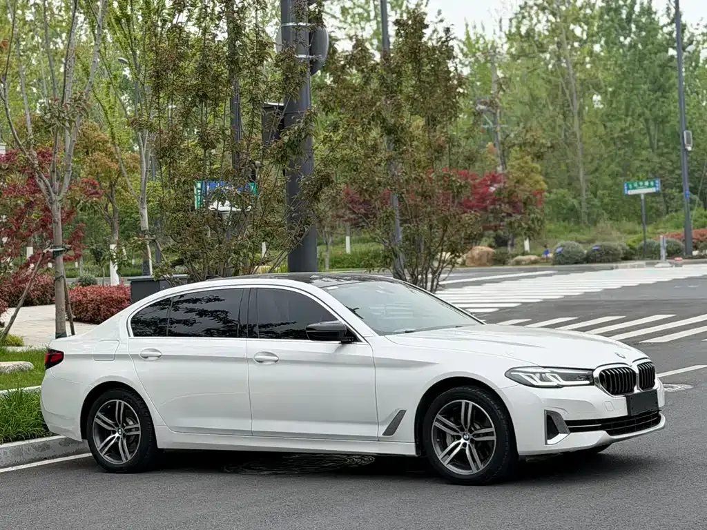 BMW 5 Series — фото 3