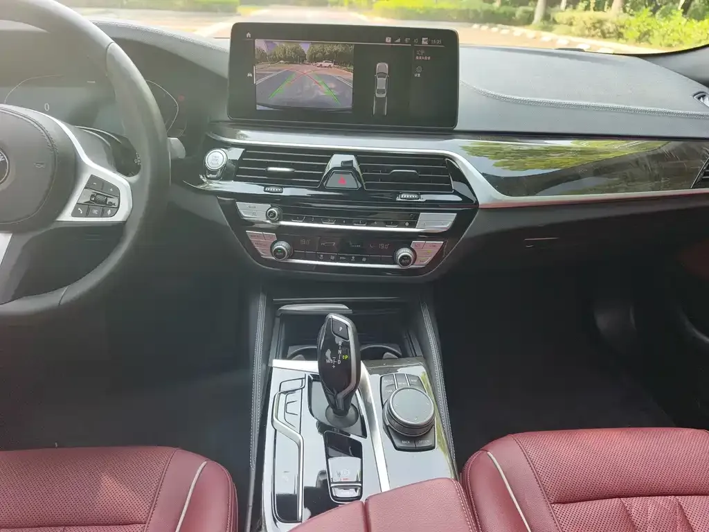 BMW 5 Series — фото 4