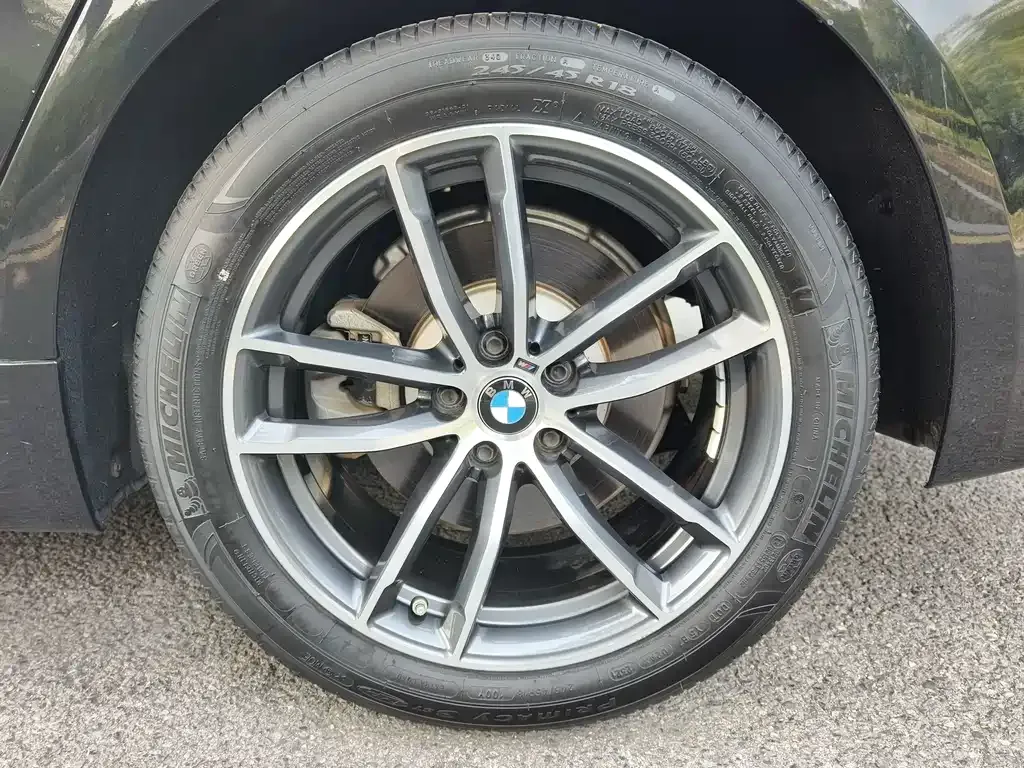 BMW 5 Series — фото 10