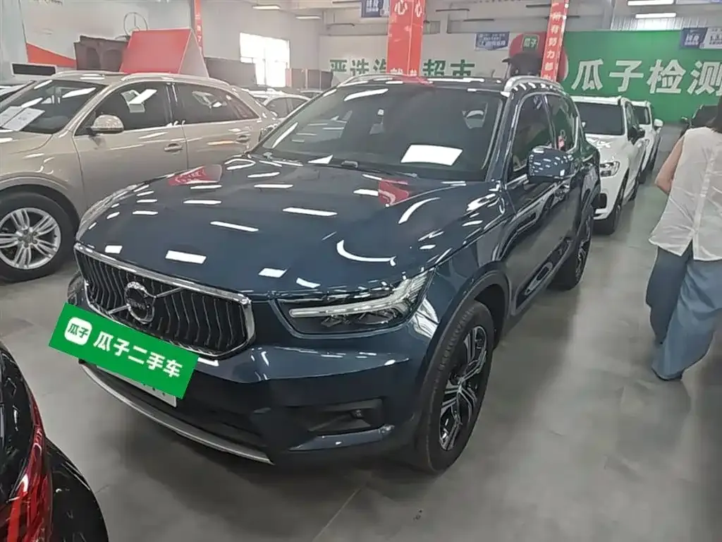 Volvo XC40 — фото 10