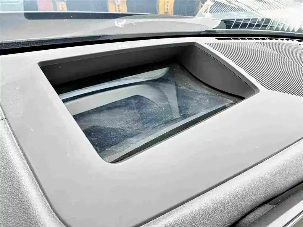 BMW 5 Series 2024 из CN, фото 6