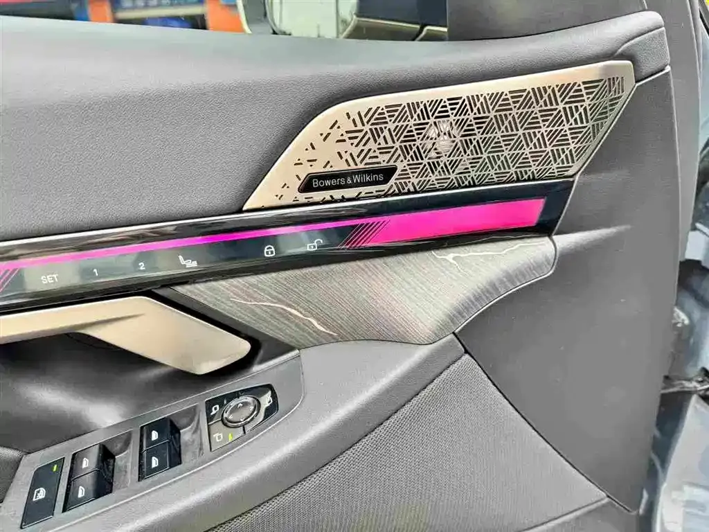 BMW 5 Series 2024 из CN, фото 5