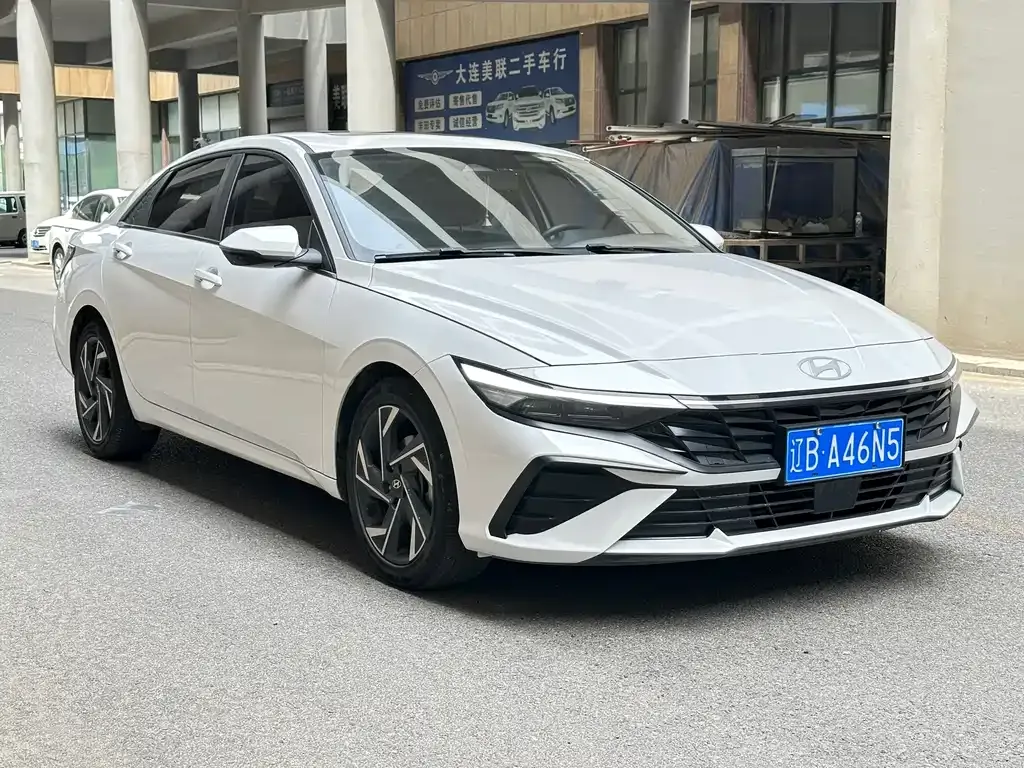 Hyundai Elantra — фото 4