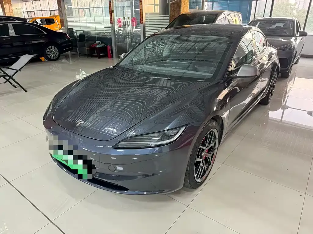 Tesla Model 3 — фото 6