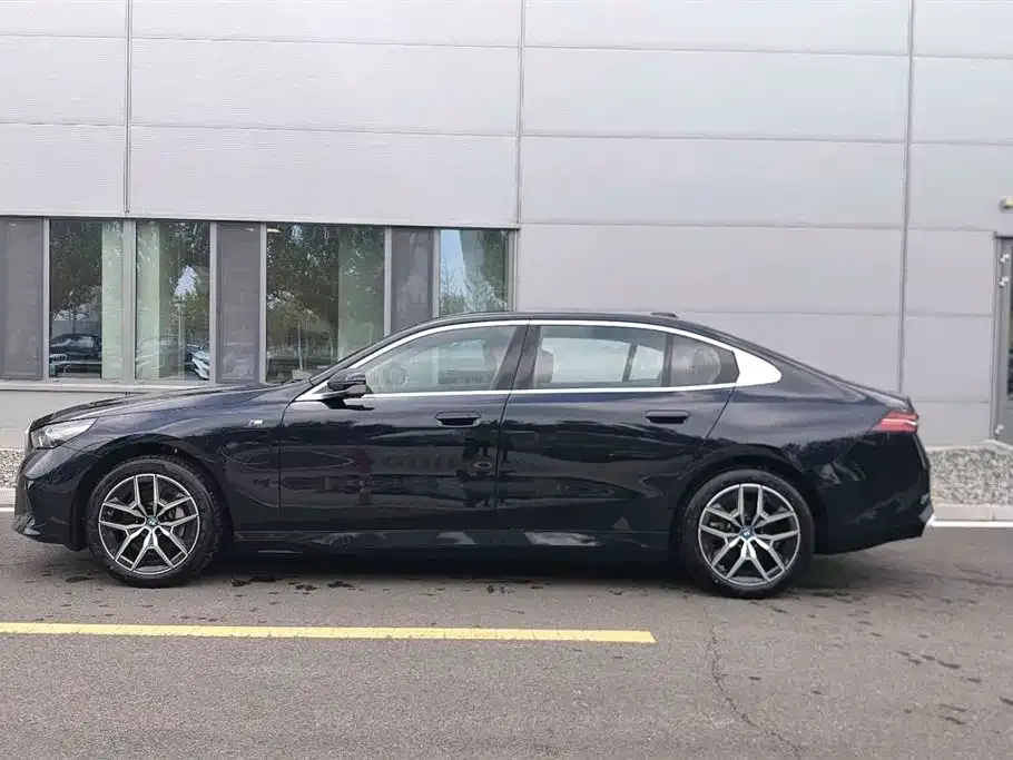 BMW i5 — фото 7