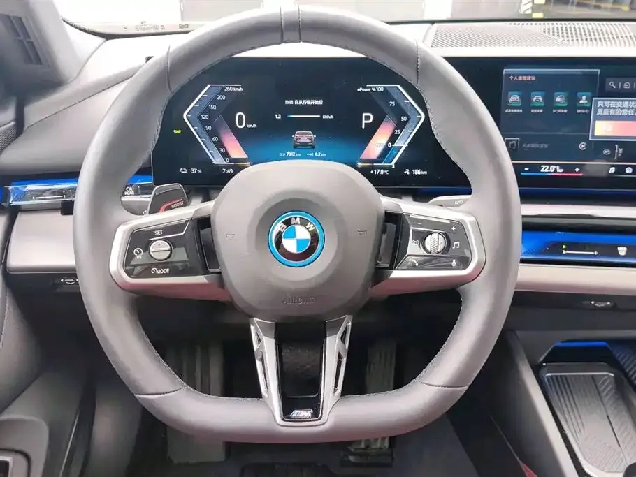 BMW i5 — фото 8
