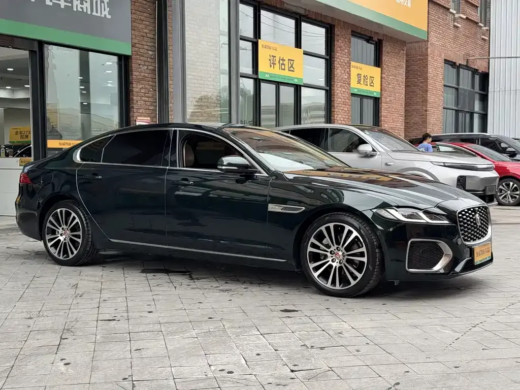 Jaguar XFL — фото 10