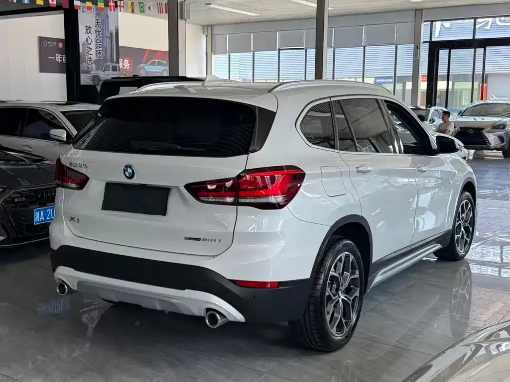 BMW X1 — фото 5
