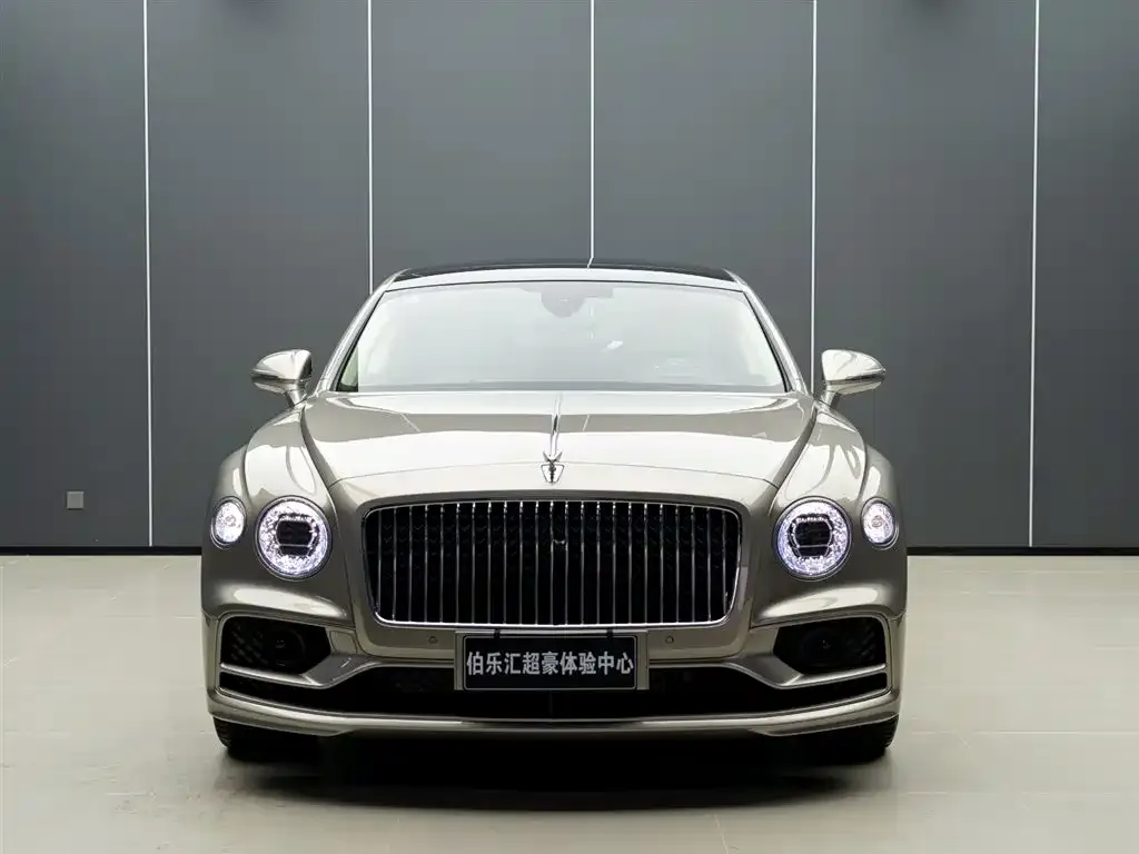 Bentley Flying Spur PHEV — фото 4
