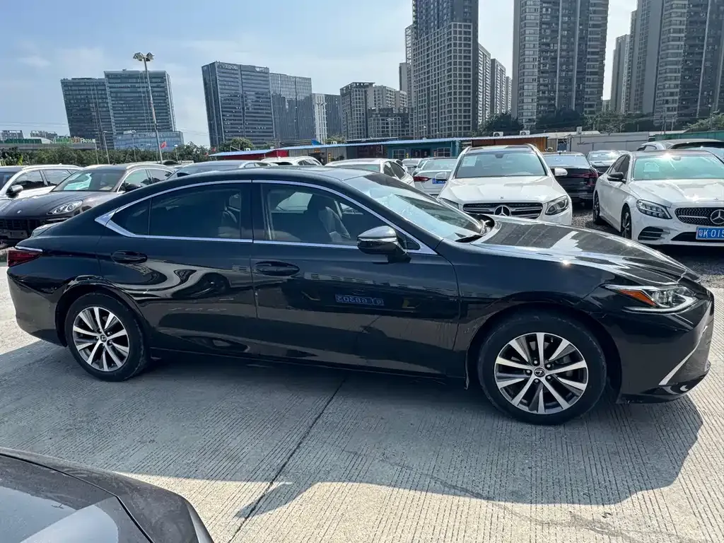 Lexus ES 2021 из CN, фото 9