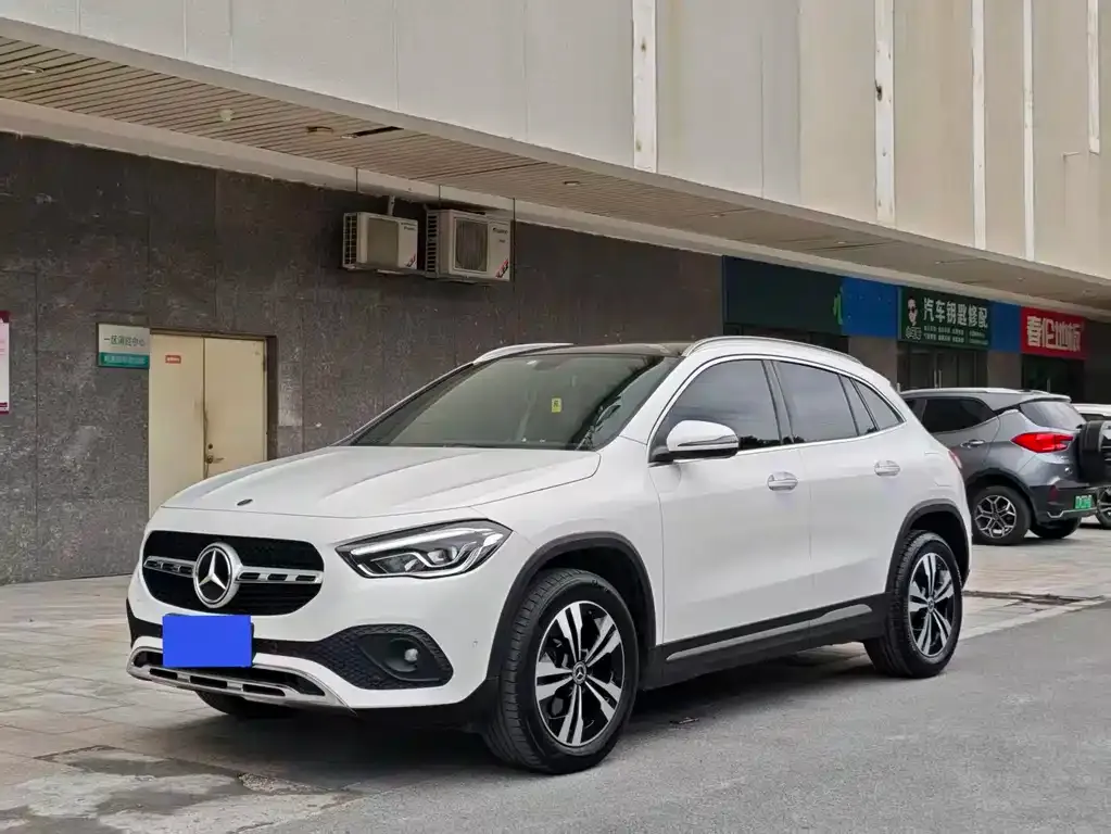 Mercedes-Benz GLA — фото 1