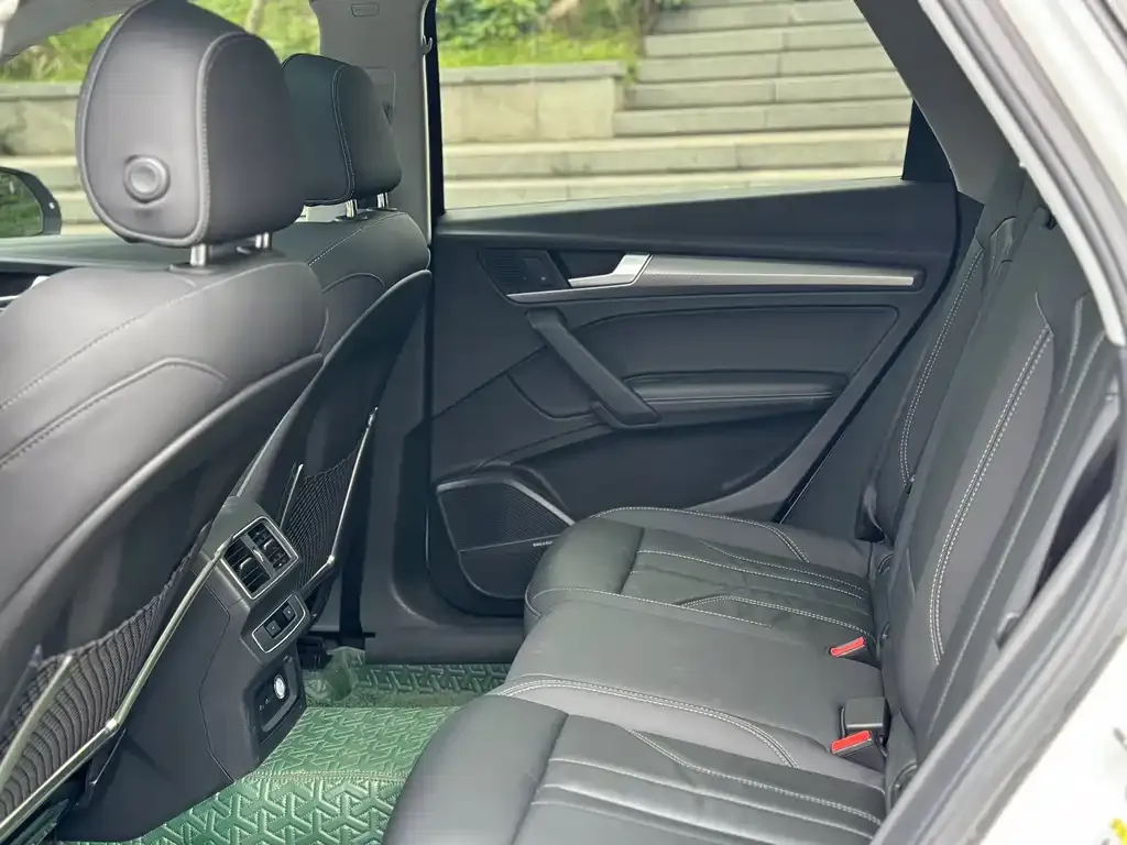Audi Q5L 2022 из CN, фото 2