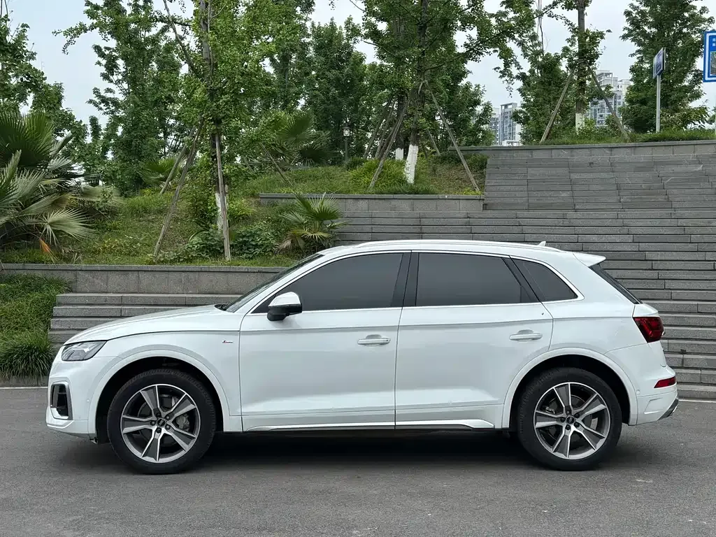 Audi Q5L 2022 из CN, фото 10