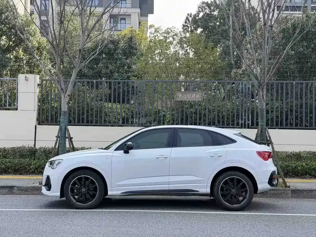 Audi Q3 Sportback — фото 8