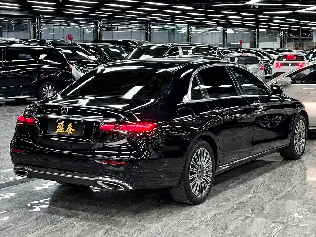 Mercedes-Benz E-Class — фото 10