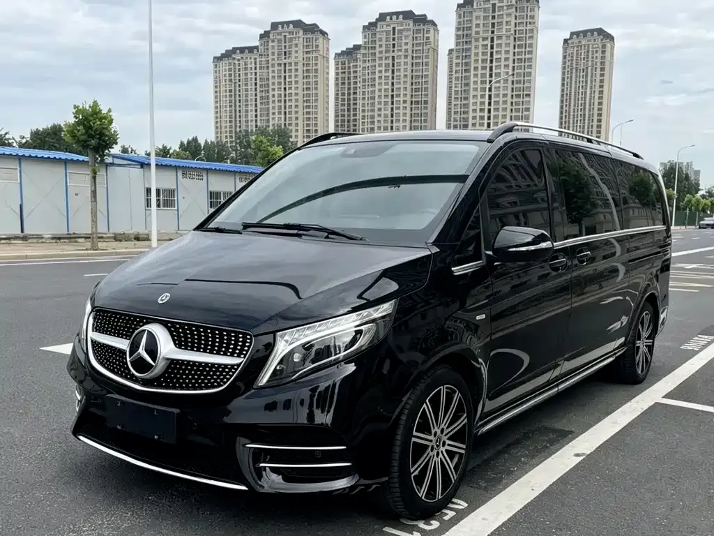 Mercedes-Benz V-Class — фото 1