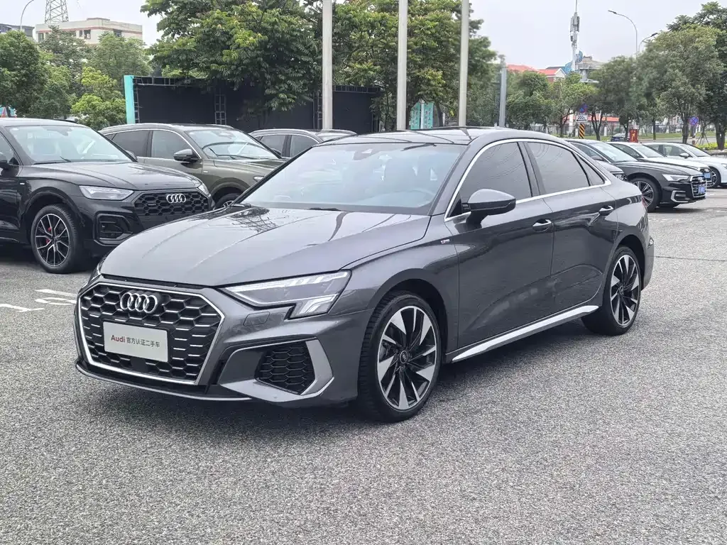 Audi A3 — фото 1