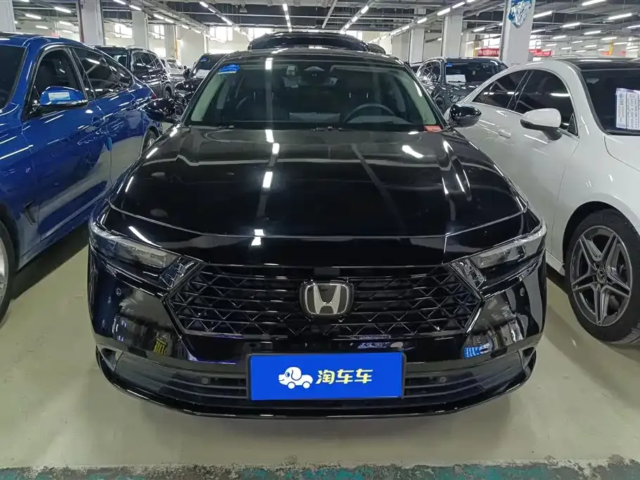 Honda Accord — фото 9