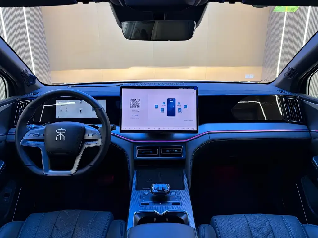 BYD L DM-i — фото 6