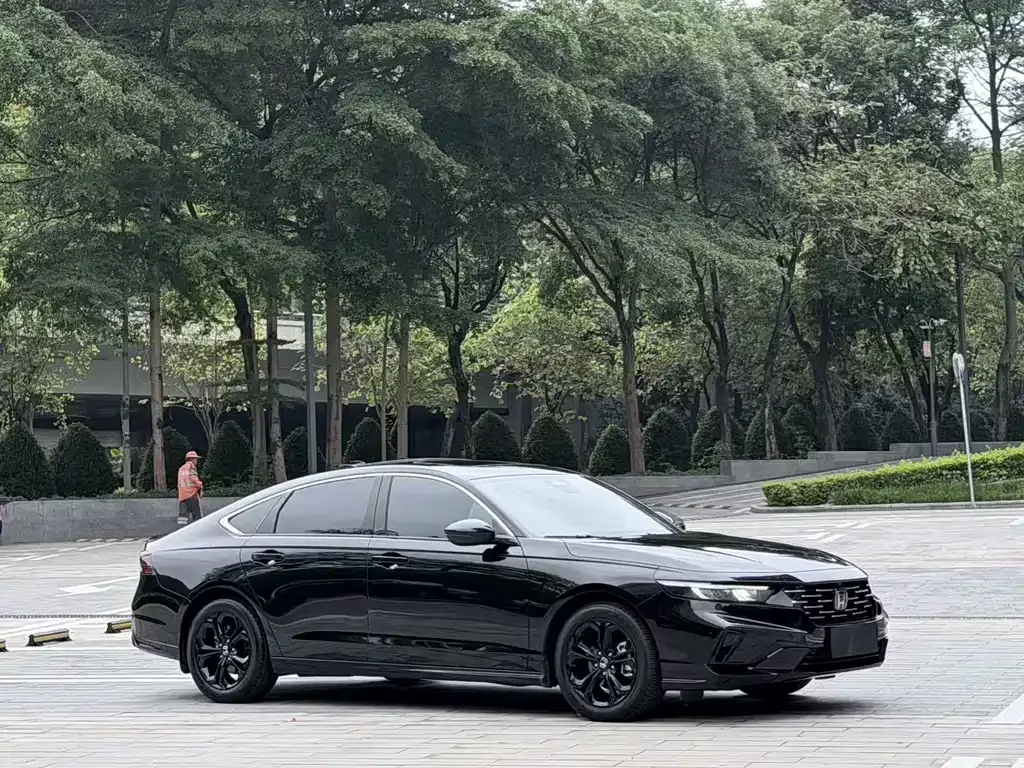 Honda Accord — фото 8