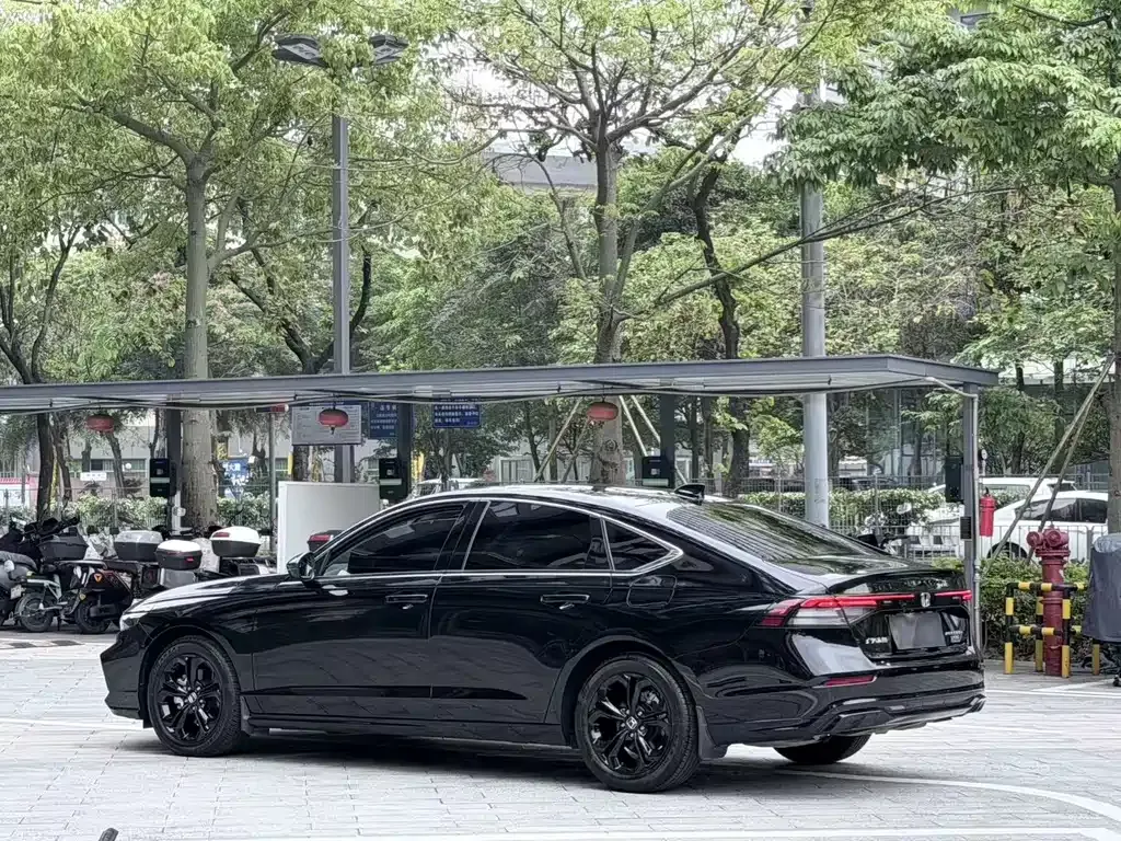 Honda Accord — фото 9