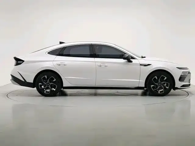 Hyundai Sonata — фото 7