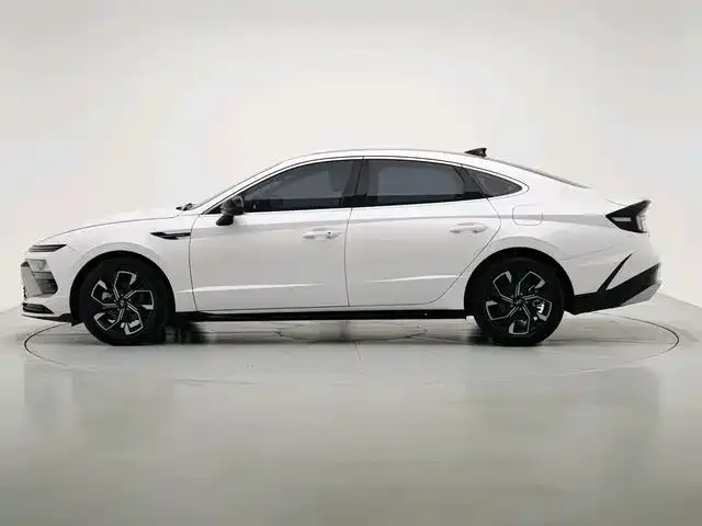 Hyundai Sonata — фото 9