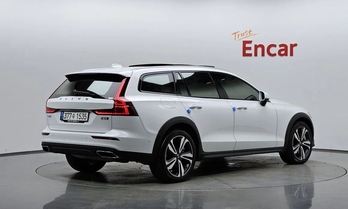 Volvo V60 2021 из KR, фото 4