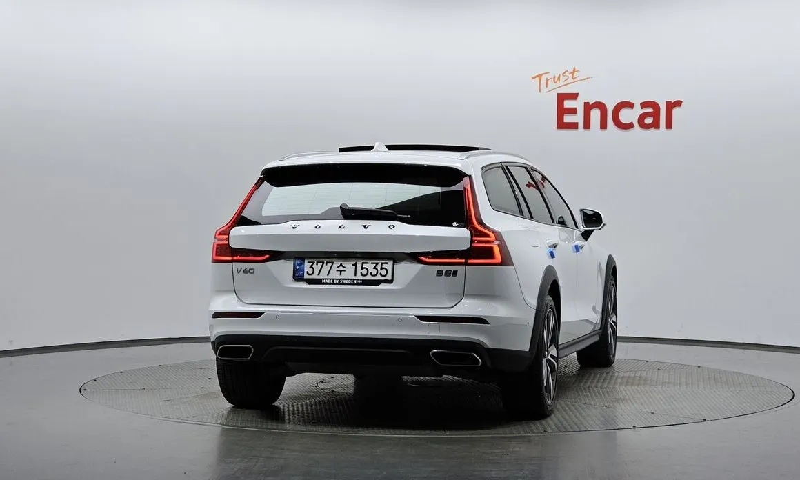 Volvo V60 2021 из KR, фото 3