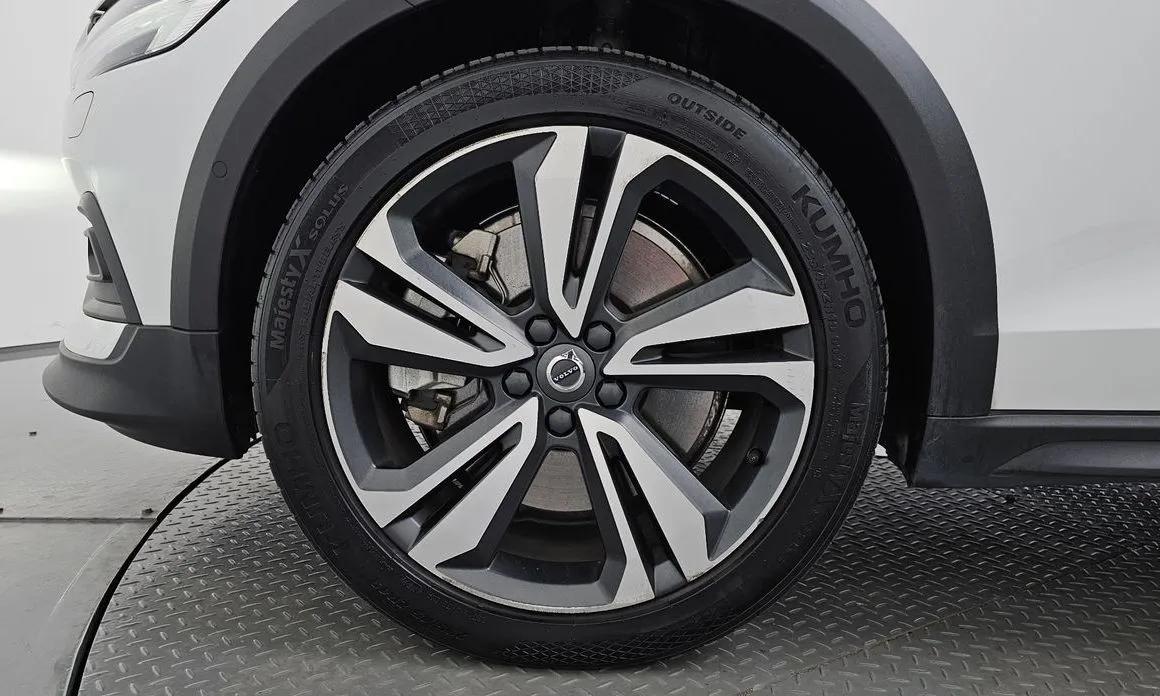 Volvo V60 2021 из KR, фото 2