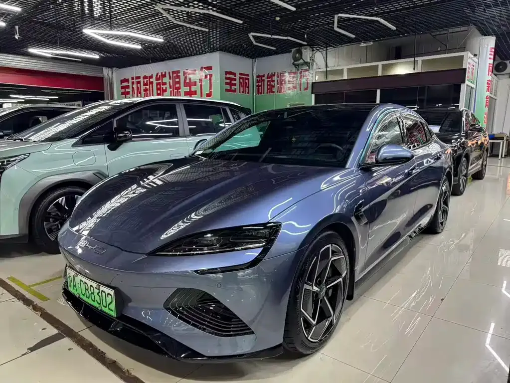BYD Seal — фото 1