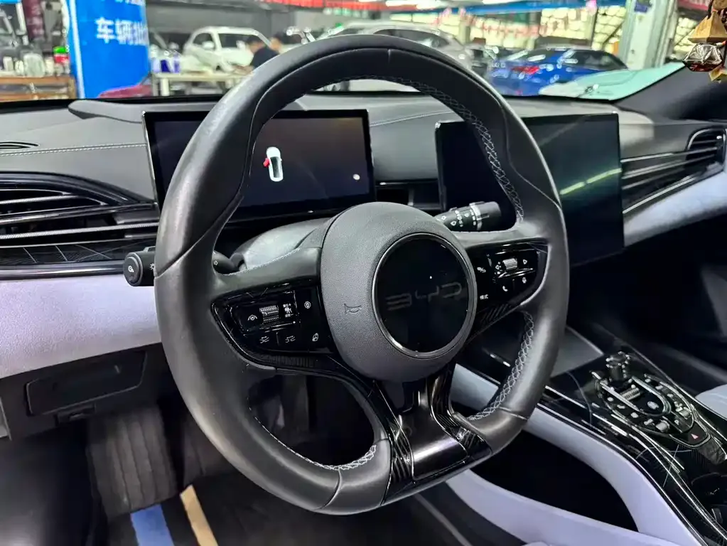 BYD Seal — фото 10