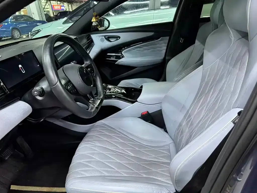 BYD Seal — фото 2