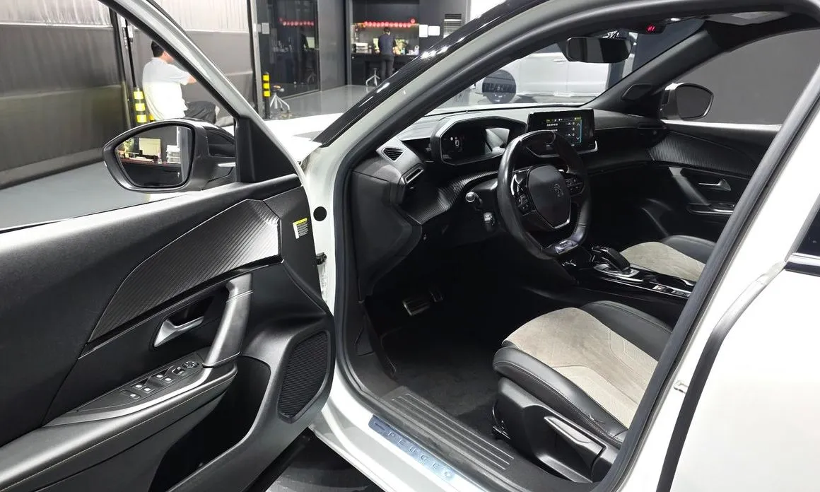 Peugeot 2008 2021 из KR, фото 7