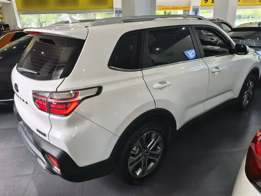 Kia Sportage — фото 8