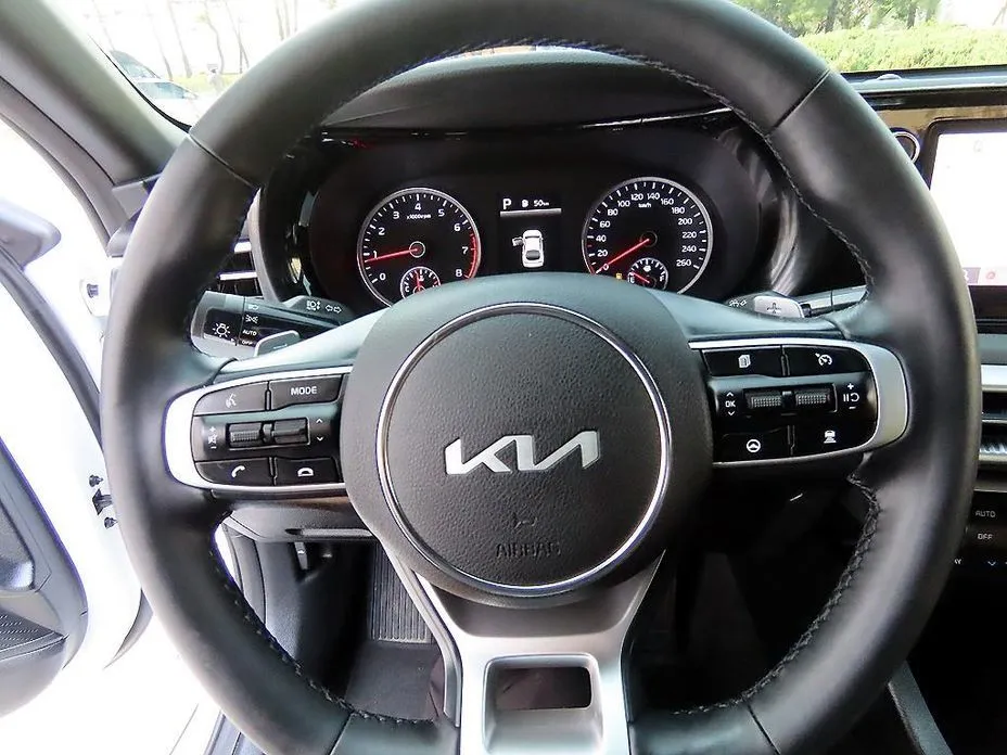 Kia K5 2023 из KR, фото 2