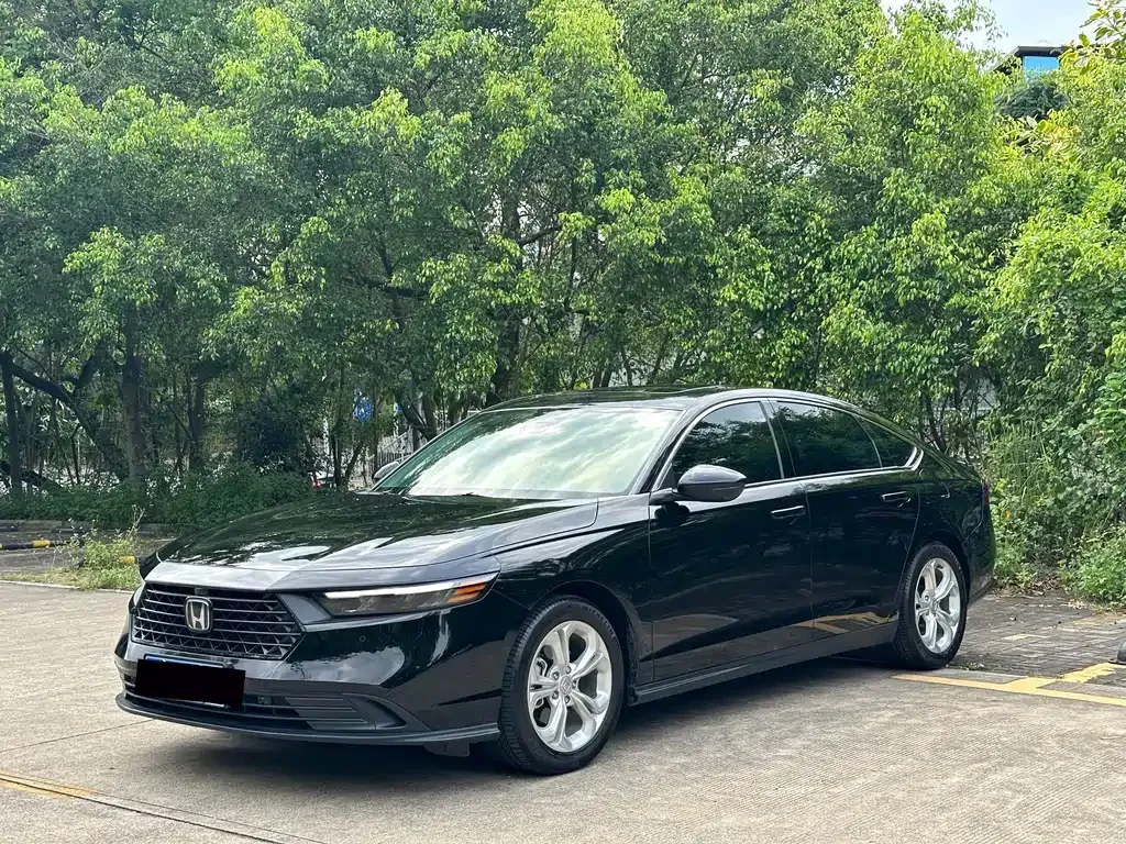 Honda Accord — фото 1
