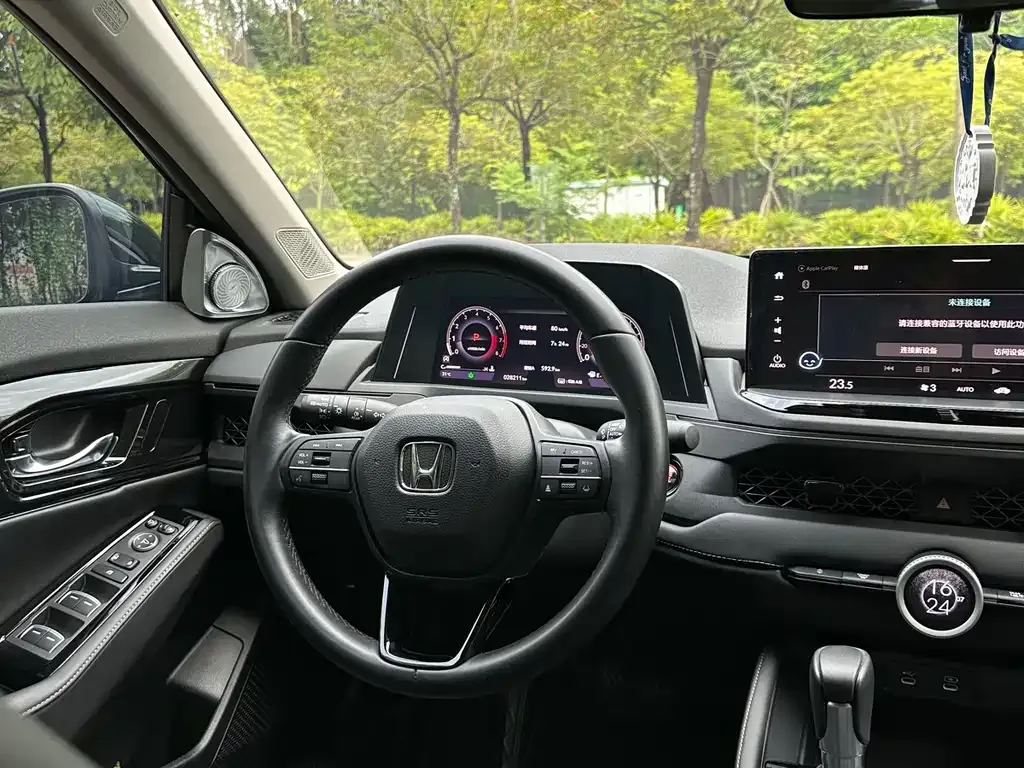 Honda Accord — фото 4